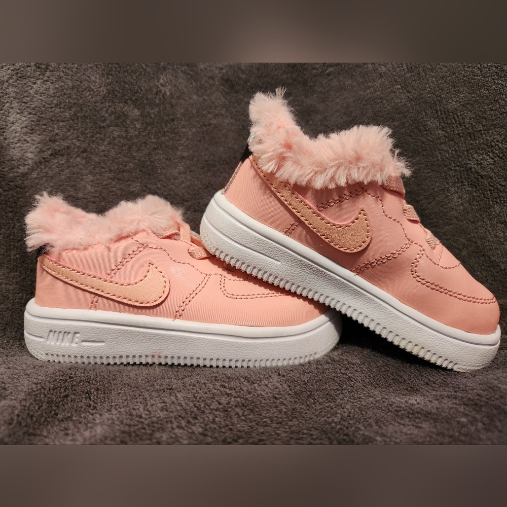Nike Air Force 1 Low Valentine’s Day Coral Toddler 6C Pink Fur EUC Rare